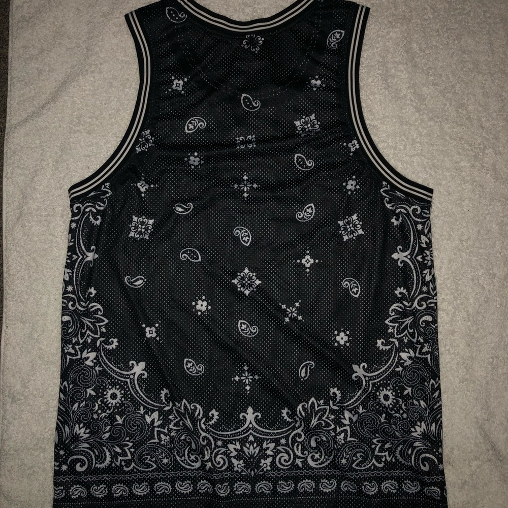Guess Black and White Sleeveless Tank Top